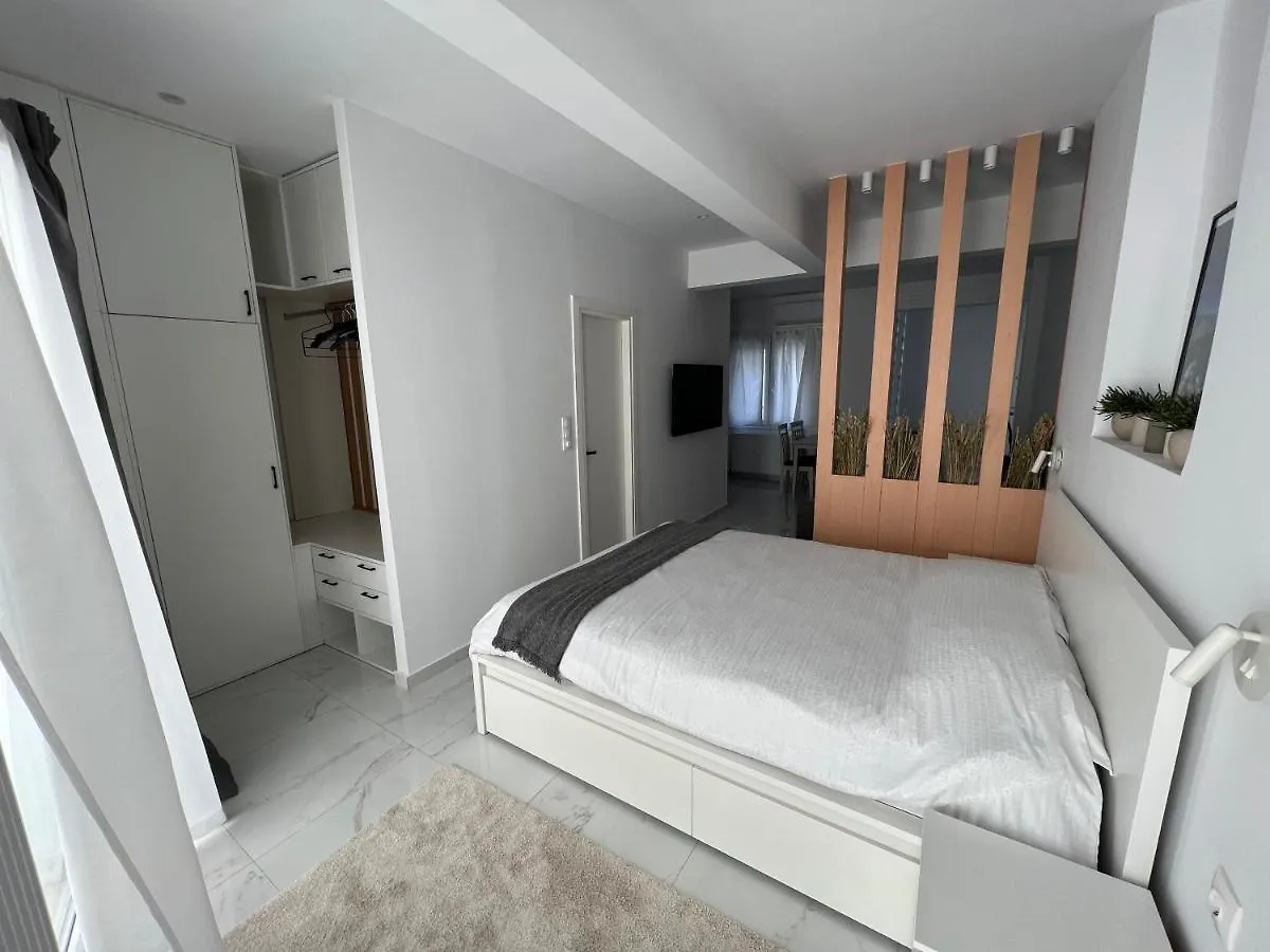 Modern 1-Bedroom Apartment In The City Center Θεσσαλονίκη