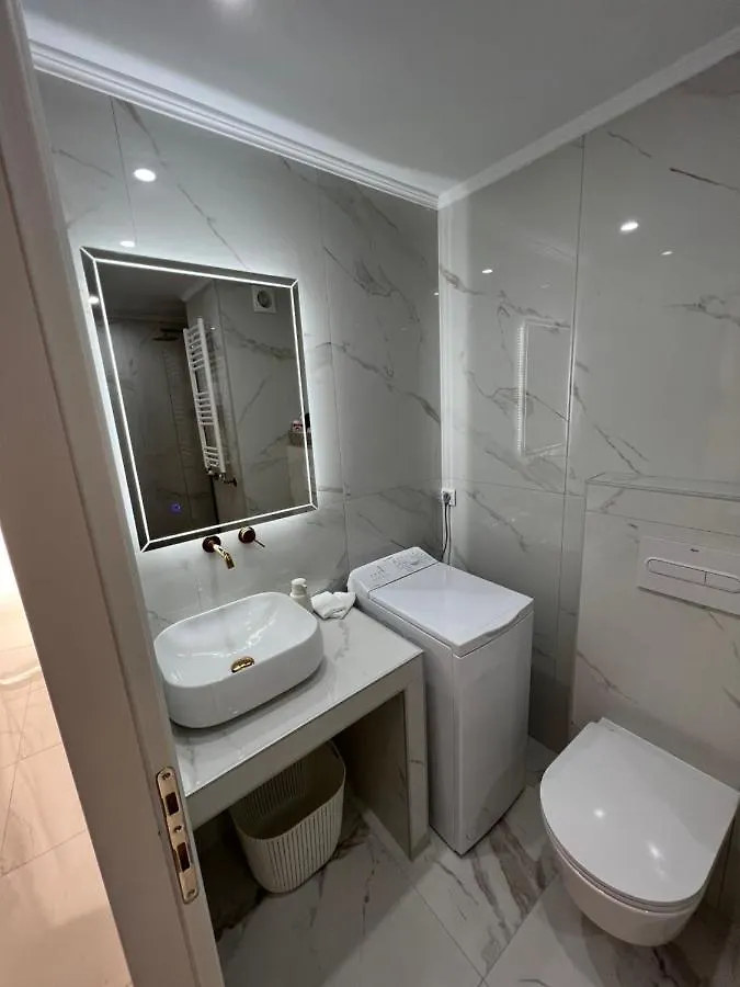 Modern 1-Bedroom Apartment In The City Center Θεσσαλονίκη